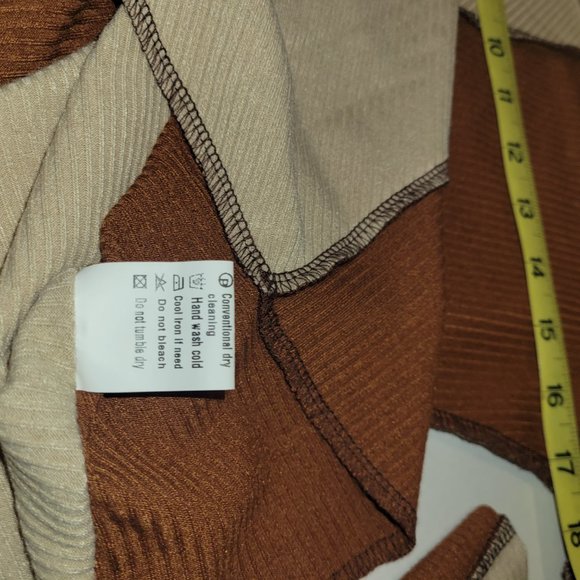 Color Block Exposed Seam Knit Top - Picture 7 of 7